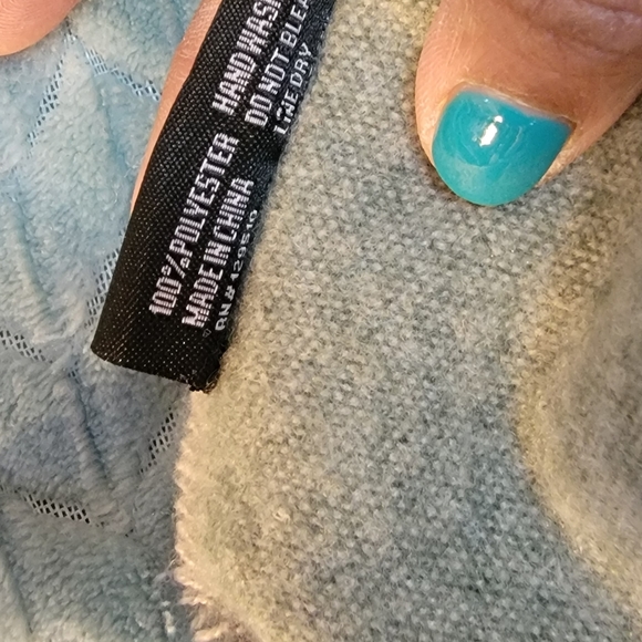 Ladies Scarf - Picture 3 of 9